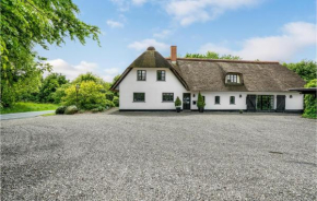 Nice Home In Sjølund With Kitchen Bjert
